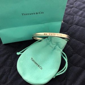 Authentic Tiffany & Co Oval Bangle Bracelet